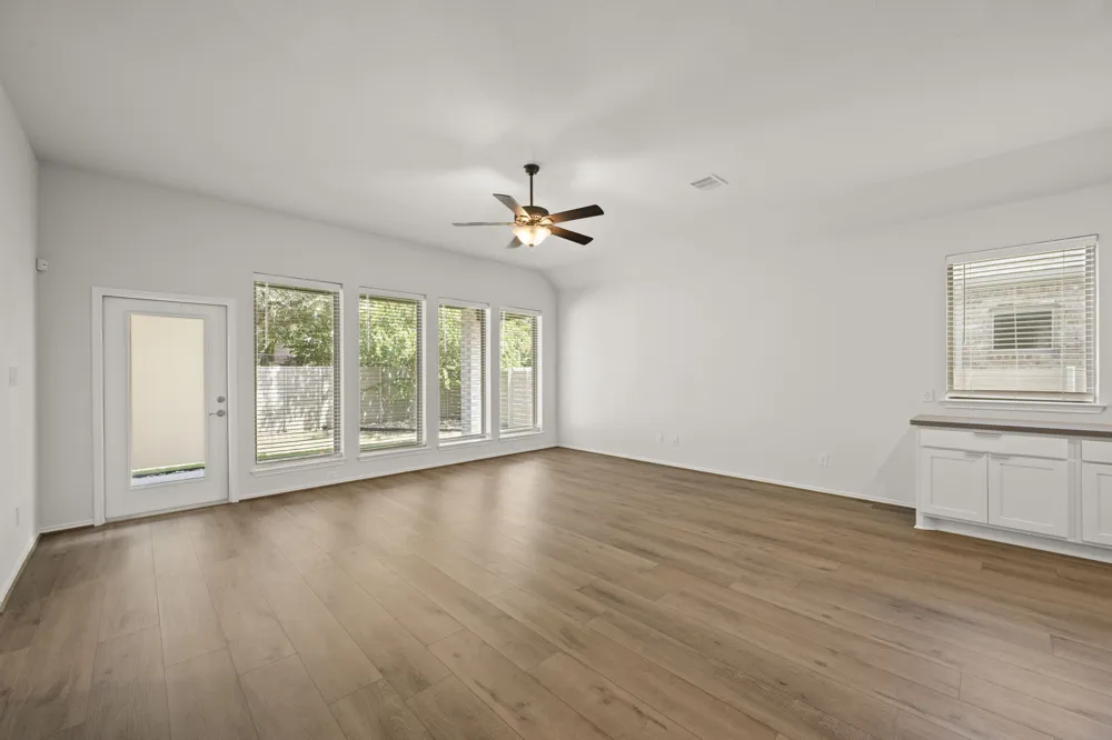 1113 Round Mountain Pass Georgetown, TX 78628