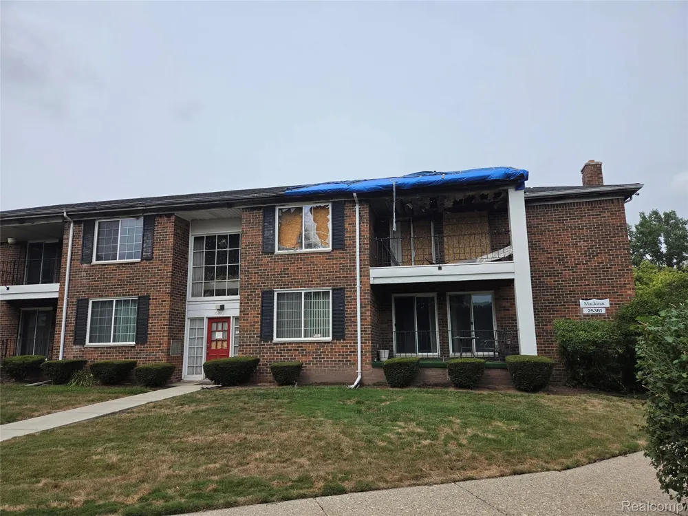 25361 Shiawassee Circle #APT 202 Southfield City, MI 48033