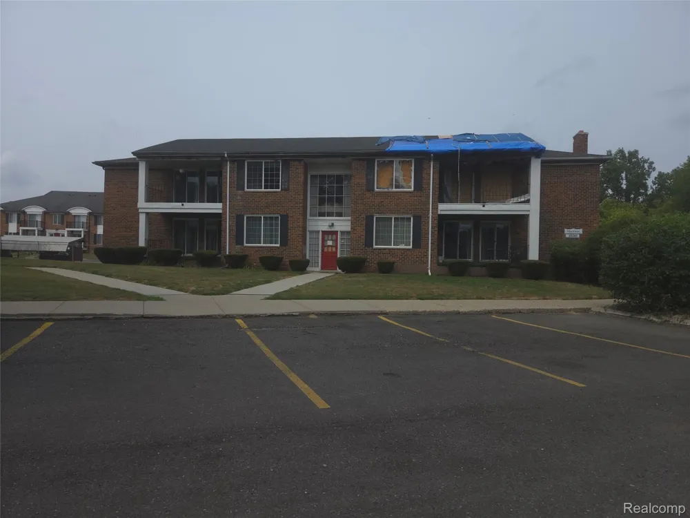 25361 Shiawassee Circle #APT 202 Southfield City, MI 48033