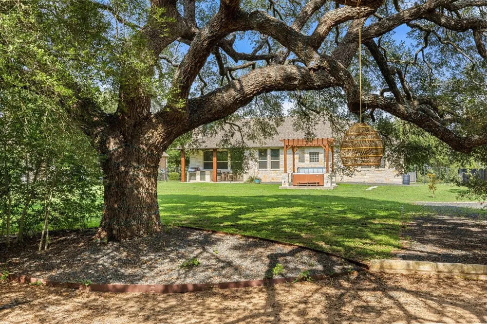 10183 Brangus Road Driftwood, TX 78619