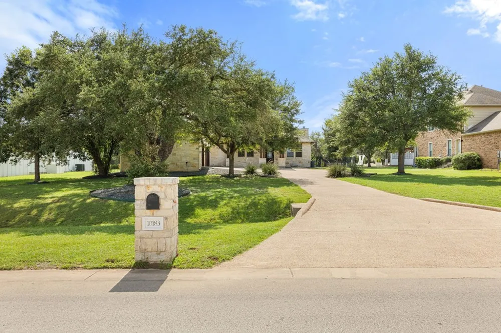 10183 Brangus Road Driftwood, TX 78619