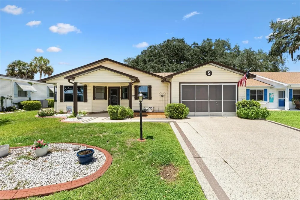 1532 E SCHWARTZ BOULEVARD Lady Lake, FL 32159
