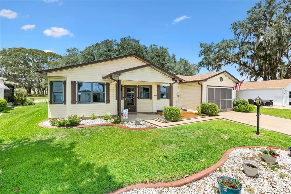 1532 E SCHWARTZ BOULEVARD Lady Lake, FL 32159
