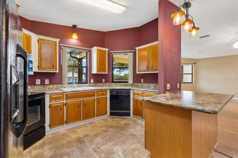 1532 E SCHWARTZ BOULEVARD Lady Lake, FL 32159