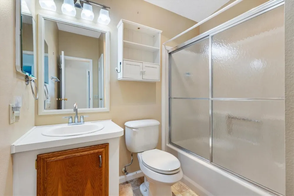 1532 E SCHWARTZ BOULEVARD Lady Lake, FL 32159