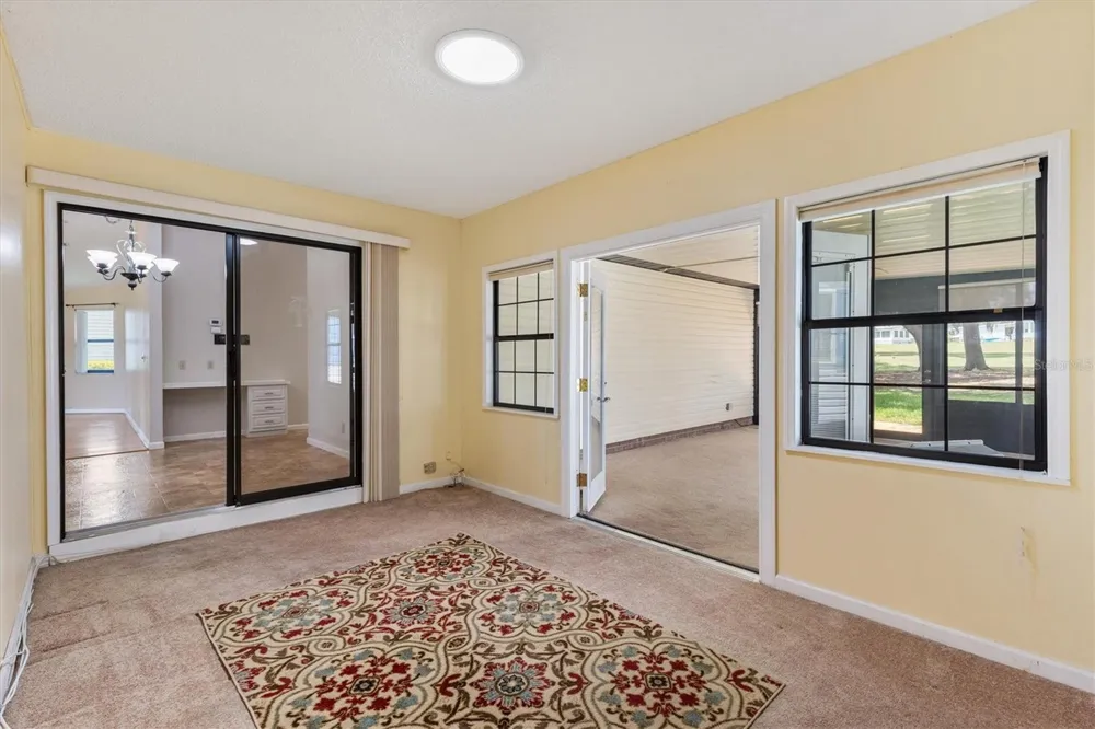 1532 E SCHWARTZ BOULEVARD Lady Lake, FL 32159