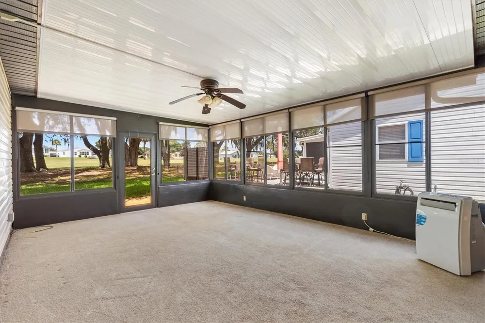 1532 E SCHWARTZ BOULEVARD Lady Lake, FL 32159