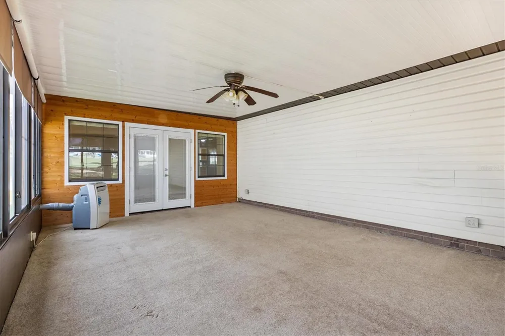 1532 E SCHWARTZ BOULEVARD Lady Lake, FL 32159