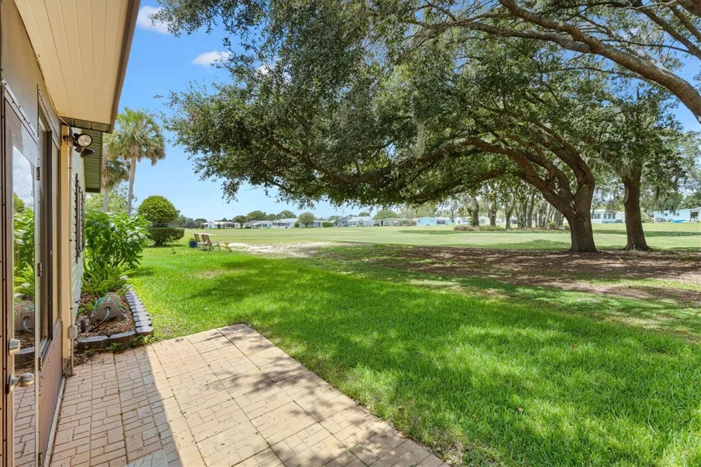 1532 E SCHWARTZ BOULEVARD Lady Lake, FL 32159