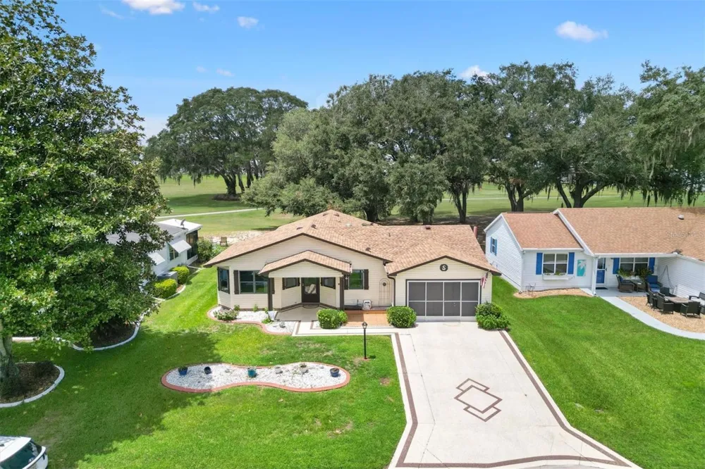 1532 E SCHWARTZ BOULEVARD Lady Lake, FL 32159