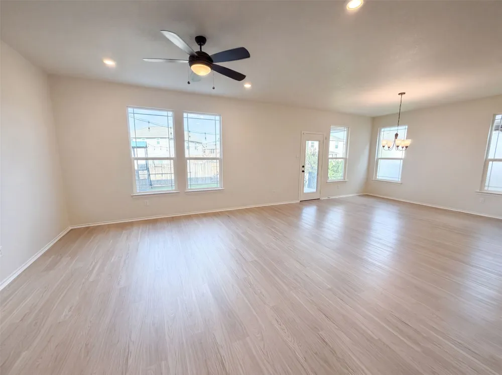 252 Sage Derby Drive #90 Hutto, TX 78634