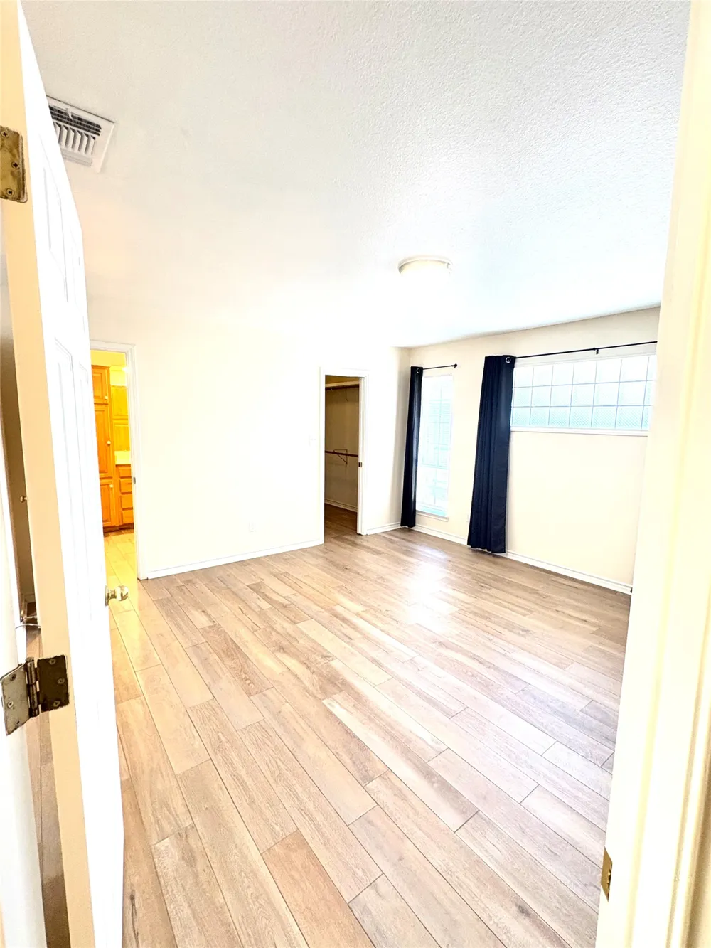 211 Fox Crossing Burnet, TX 78611