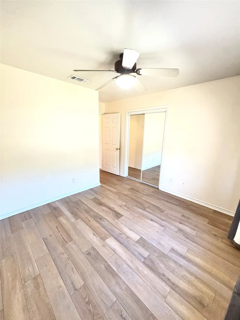 211 Fox Crossing Burnet, TX 78611
