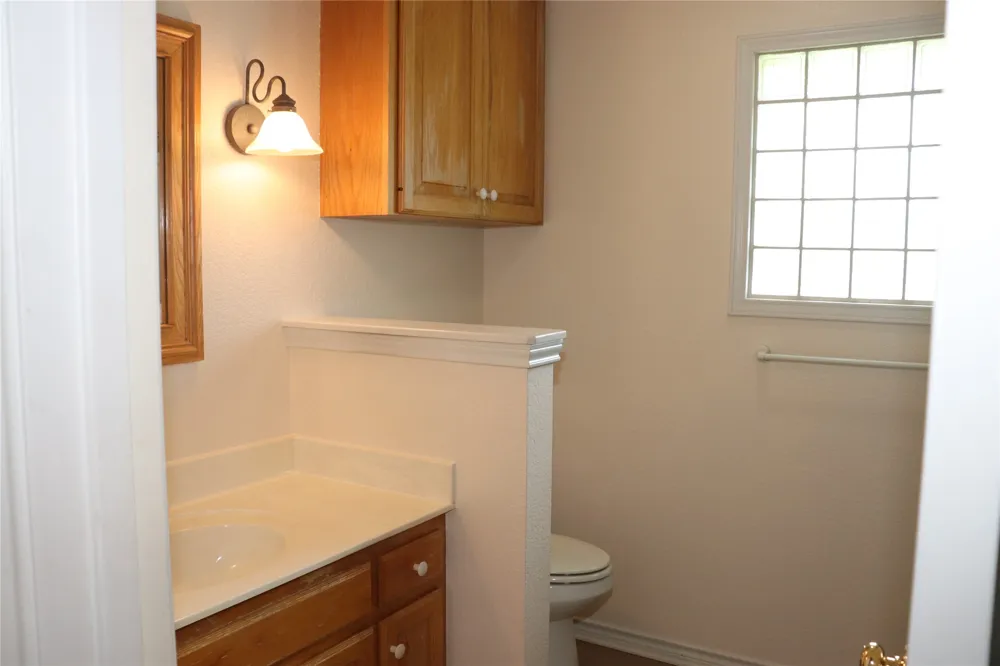 211 Fox Crossing Burnet, TX 78611