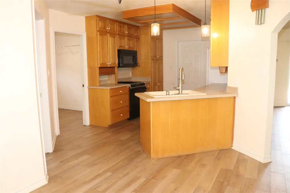 211 Fox Crossing Burnet, TX 78611