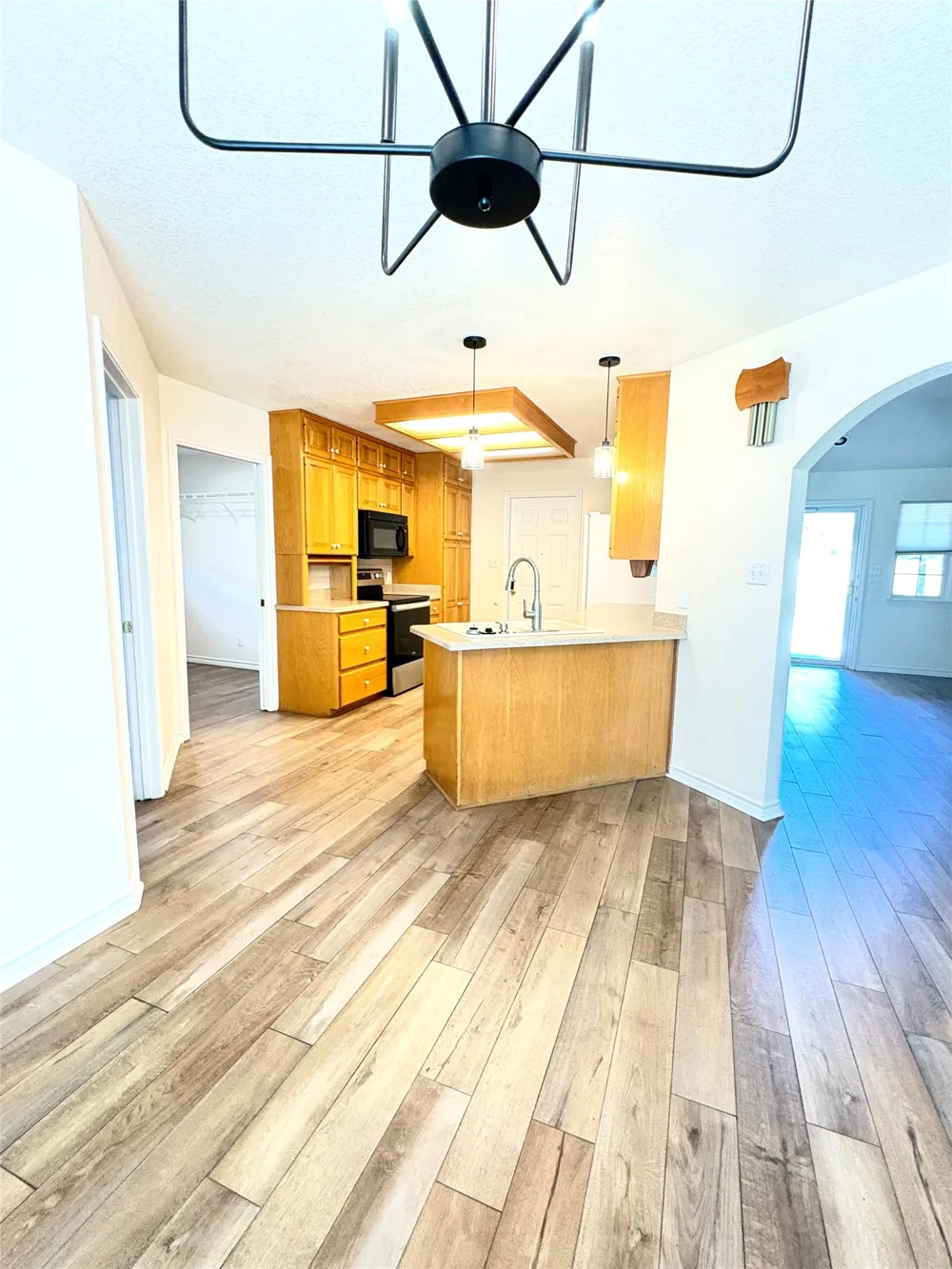 211 Fox Crossing Burnet, TX 78611