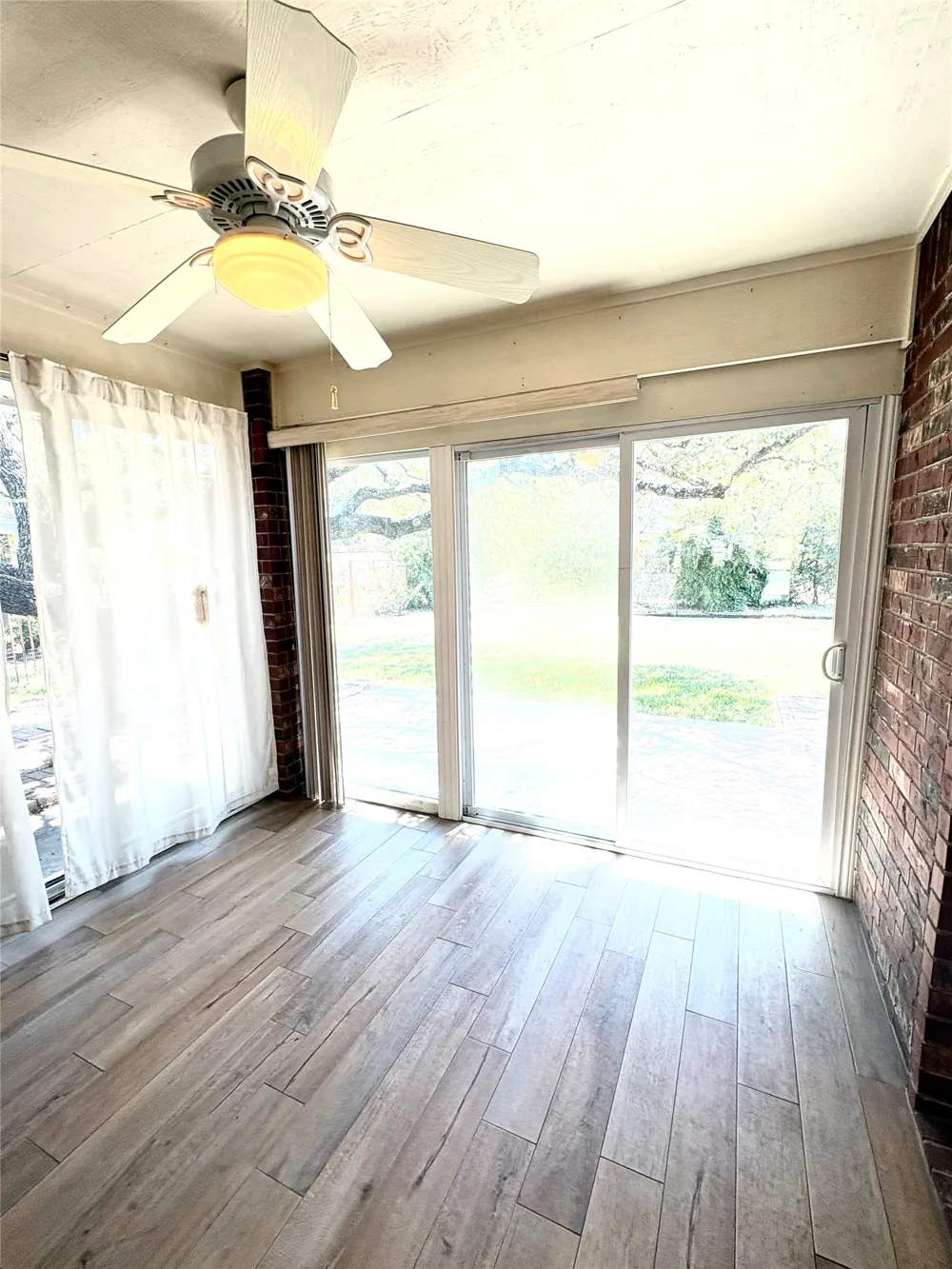211 Fox Crossing Burnet, TX 78611