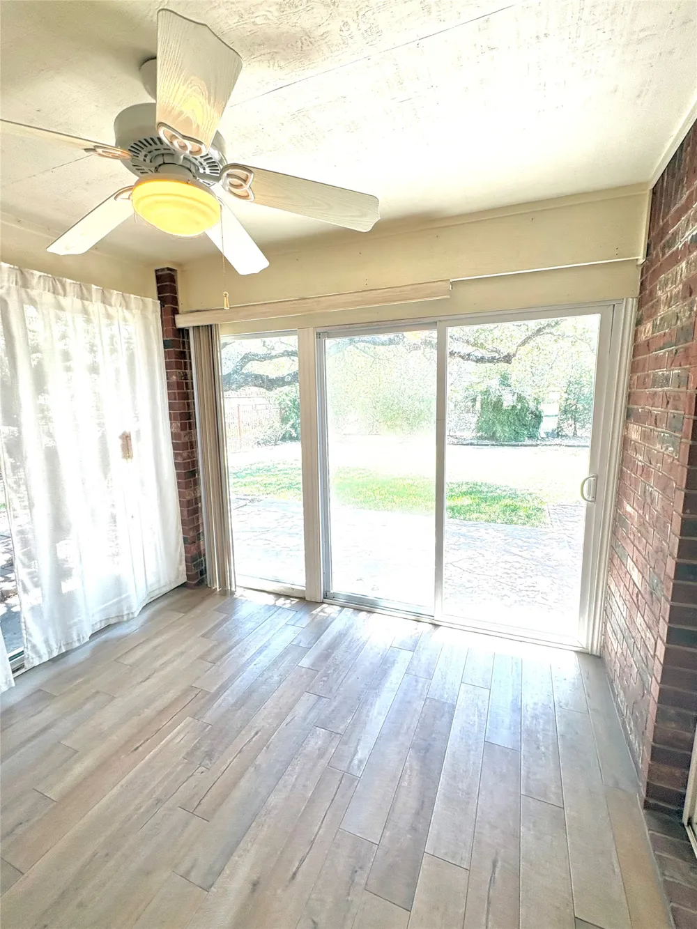 211 Fox Crossing Burnet, TX 78611