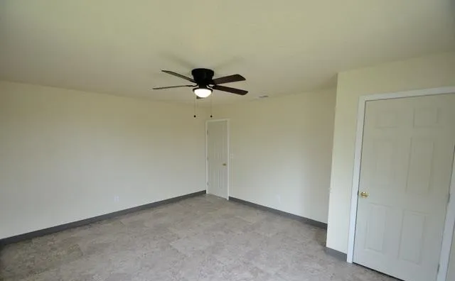 245 Cross Lake Drive Pleasanton, TX 78064