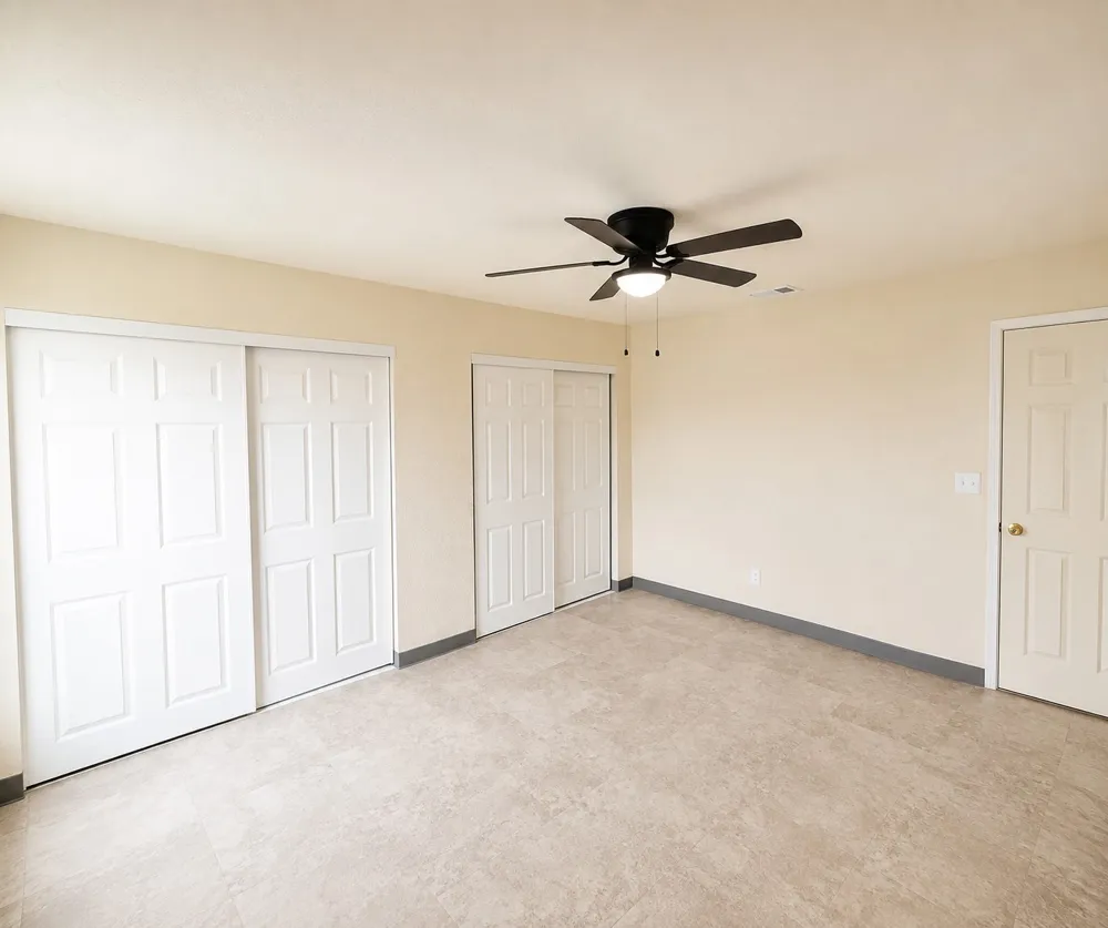 245 Cross Lake Drive Pleasanton, TX 78064