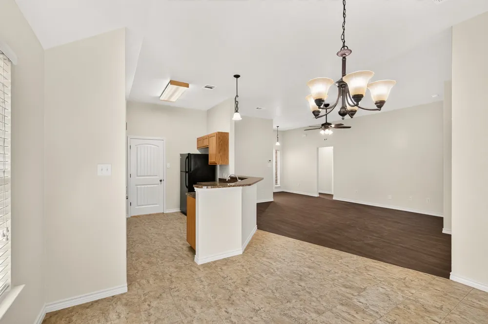 1512 Shadow Walk Lockhart, TX 78644