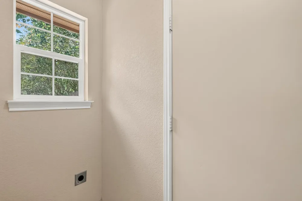 1512 Shadow Walk Lockhart, TX 78644