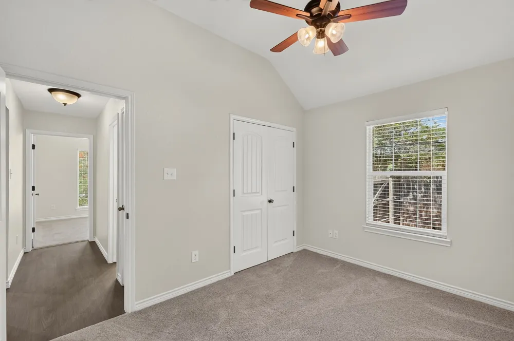 1512 Shadow Walk Lockhart, TX 78644