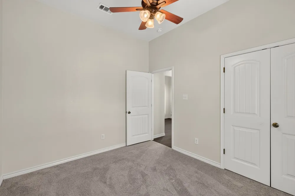 1512 Shadow Walk Lockhart, TX 78644