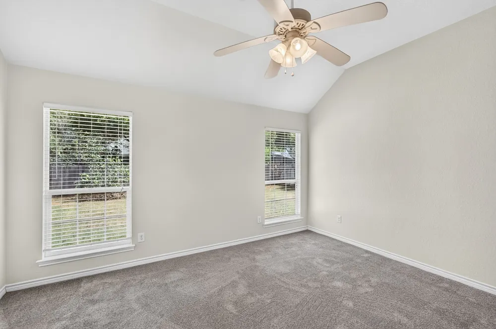 1512 Shadow Walk Lockhart, TX 78644