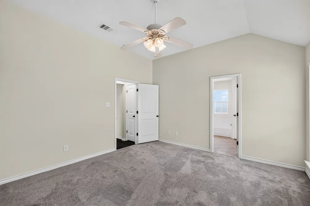 1512 Shadow Walk Lockhart, TX 78644