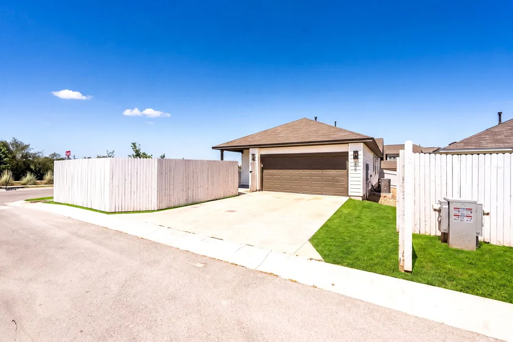 279 Rieber Road Kyle, TX 78640