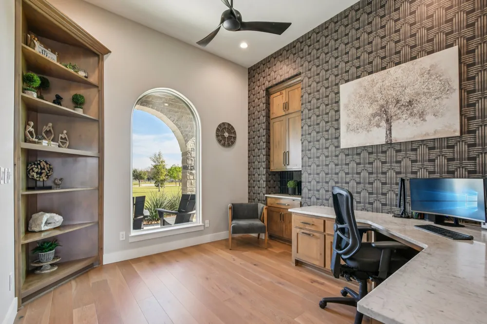 173 Via Lago Belton, TX 76513