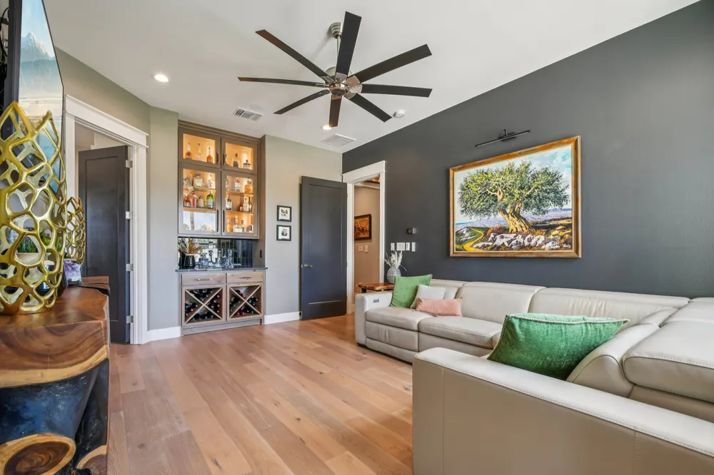 173 Via Lago Belton, TX 76513