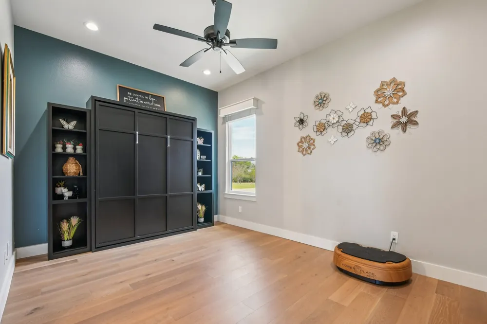 173 Via Lago Belton, TX 76513