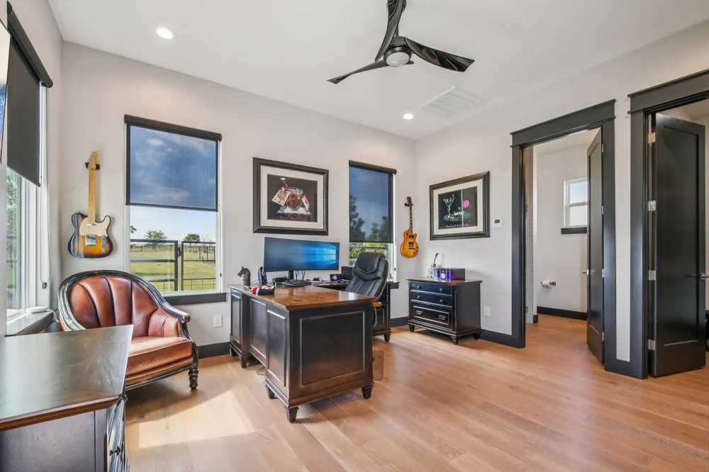 173 Via Lago Belton, TX 76513