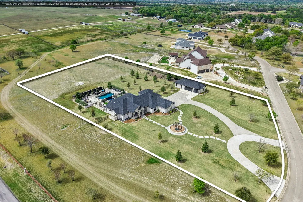 173 Via Lago Belton, TX 76513