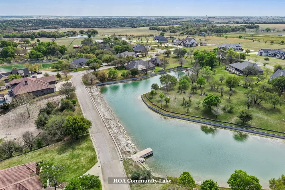 173 Via Lago Belton, TX 76513
