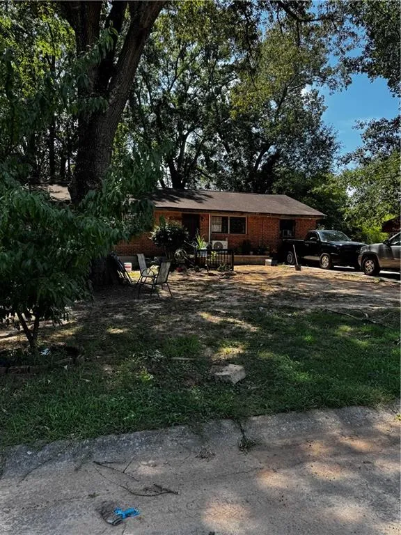 301 Essex Drive Jonesboro, GA 30238