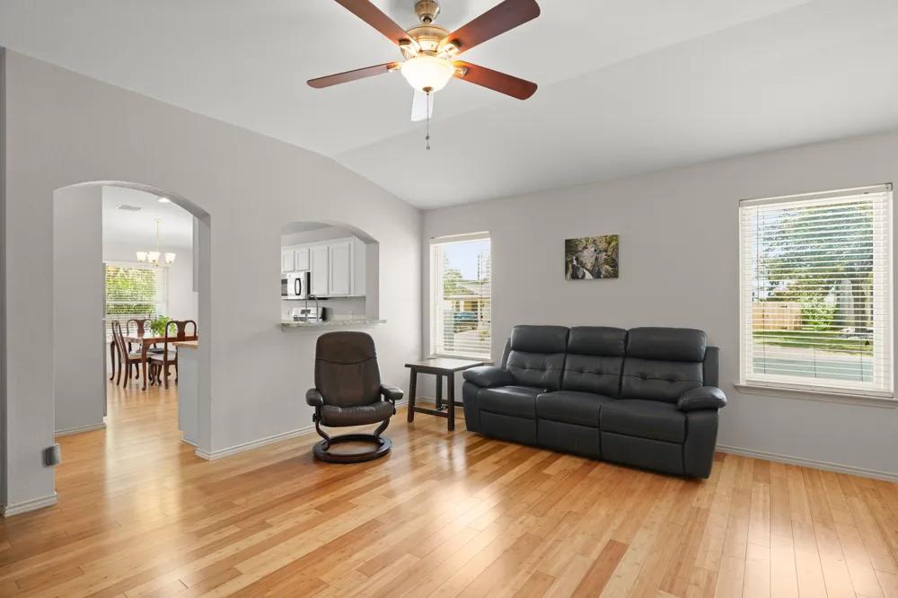 1511 Nettie Drive Leander, TX 78641