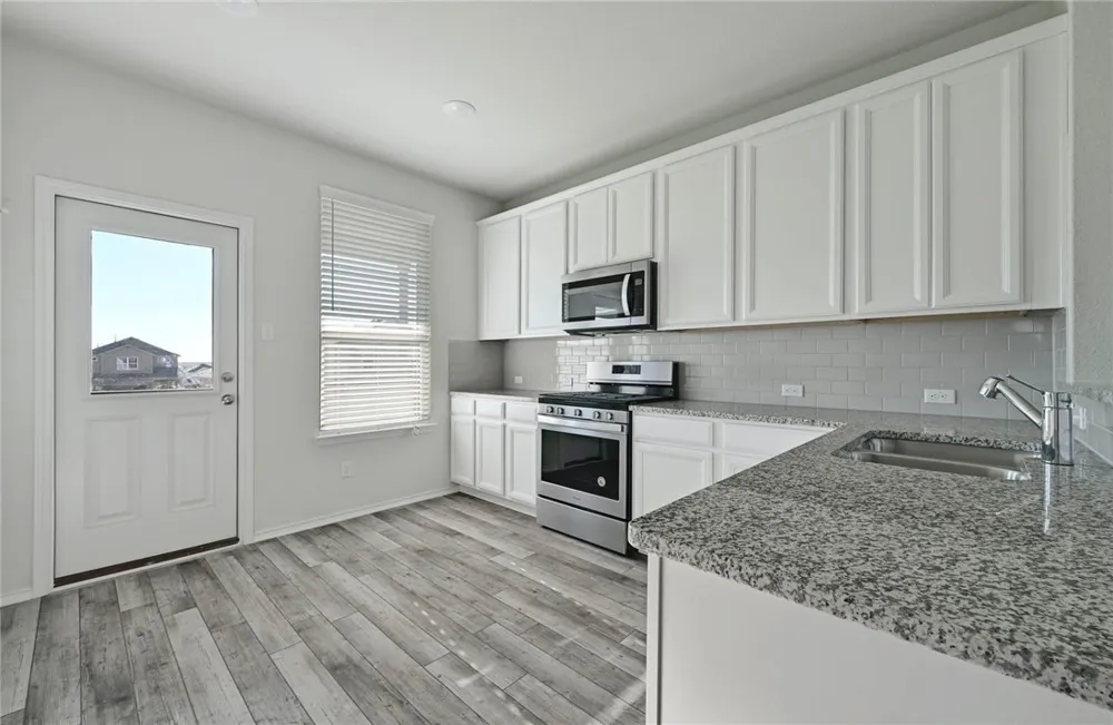 147 Longstraw Drive Buda, TX 78610
