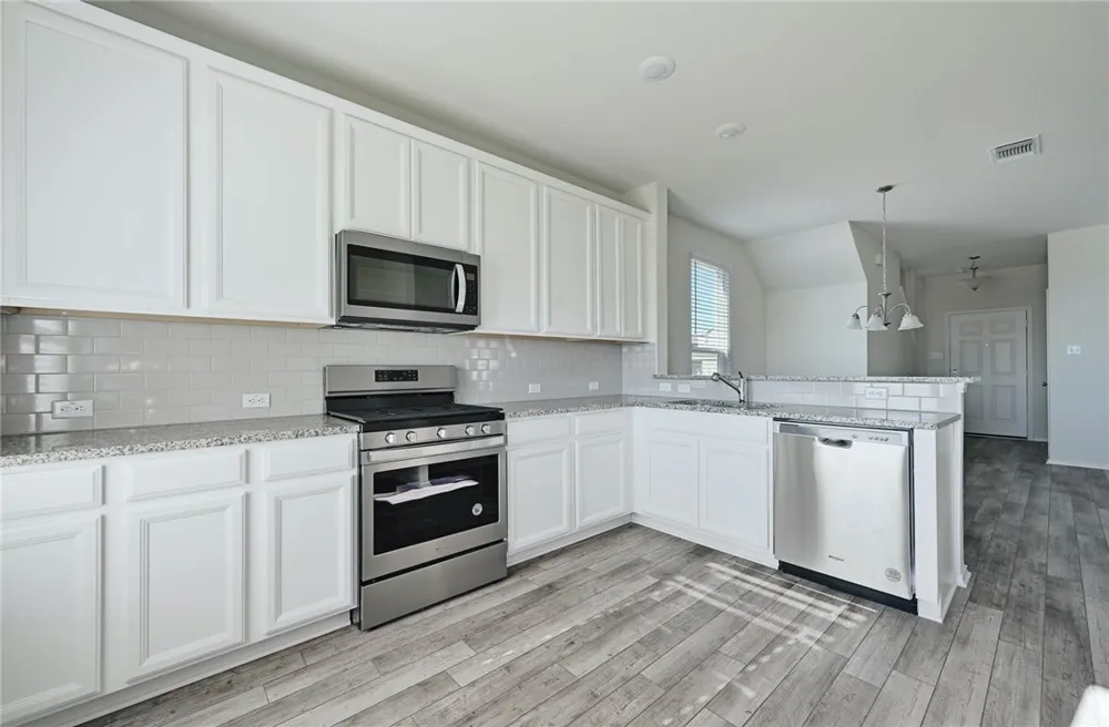 147 Longstraw Drive Buda, TX 78610