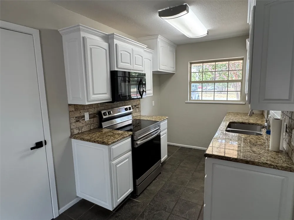 732 Dunaway Lane Azle, TX 76020