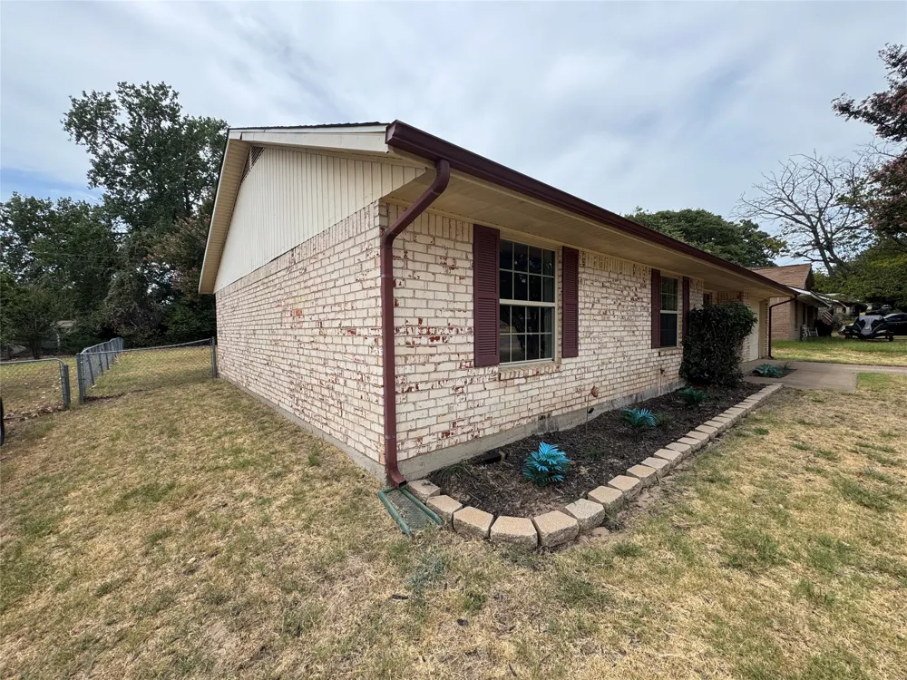 732 Dunaway Lane Azle, TX 76020