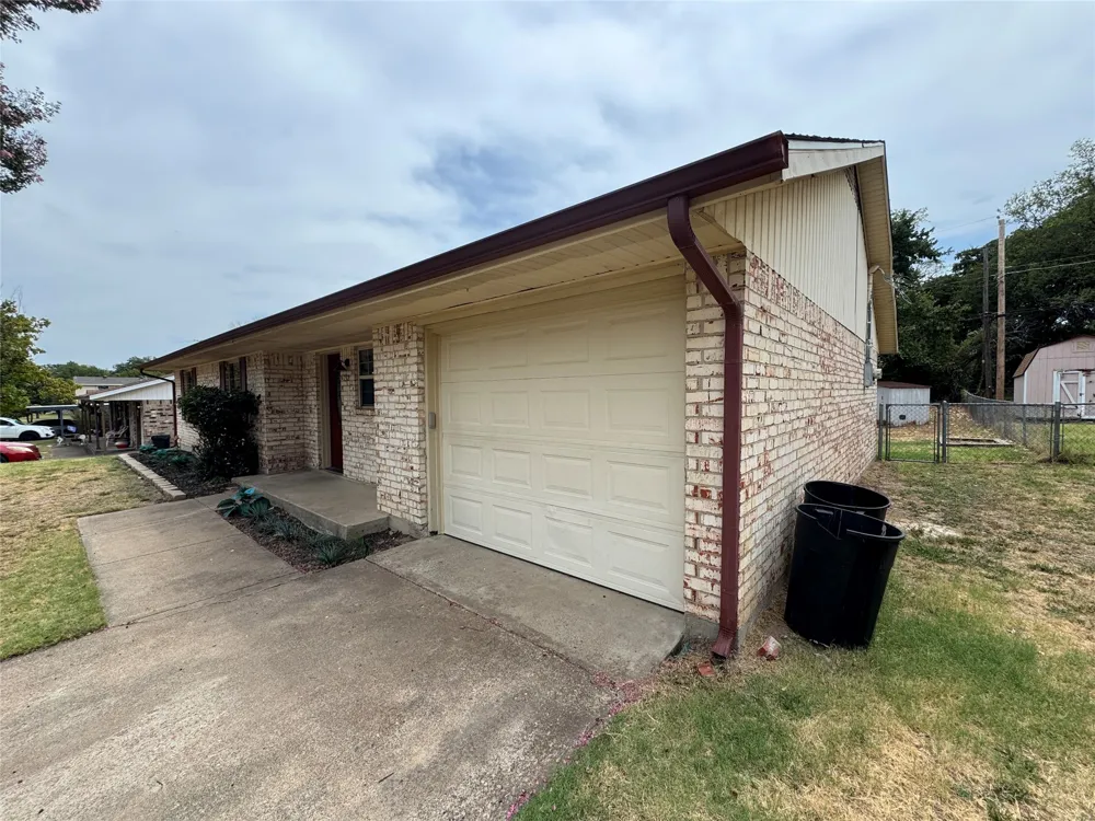 732 Dunaway Lane Azle, TX 76020