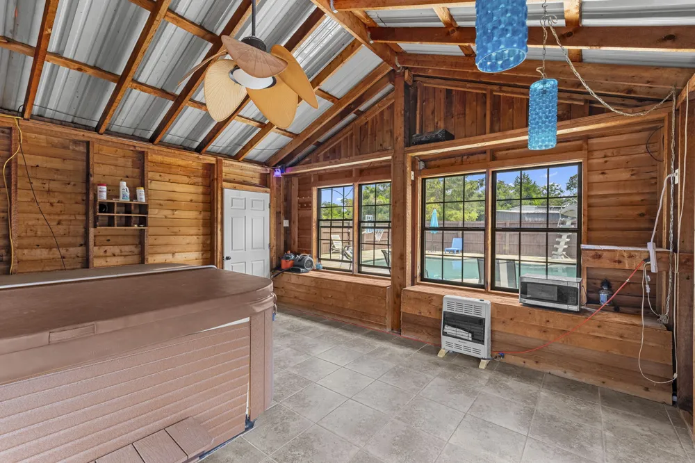 206 22 Hills Road Gause, TX 77857