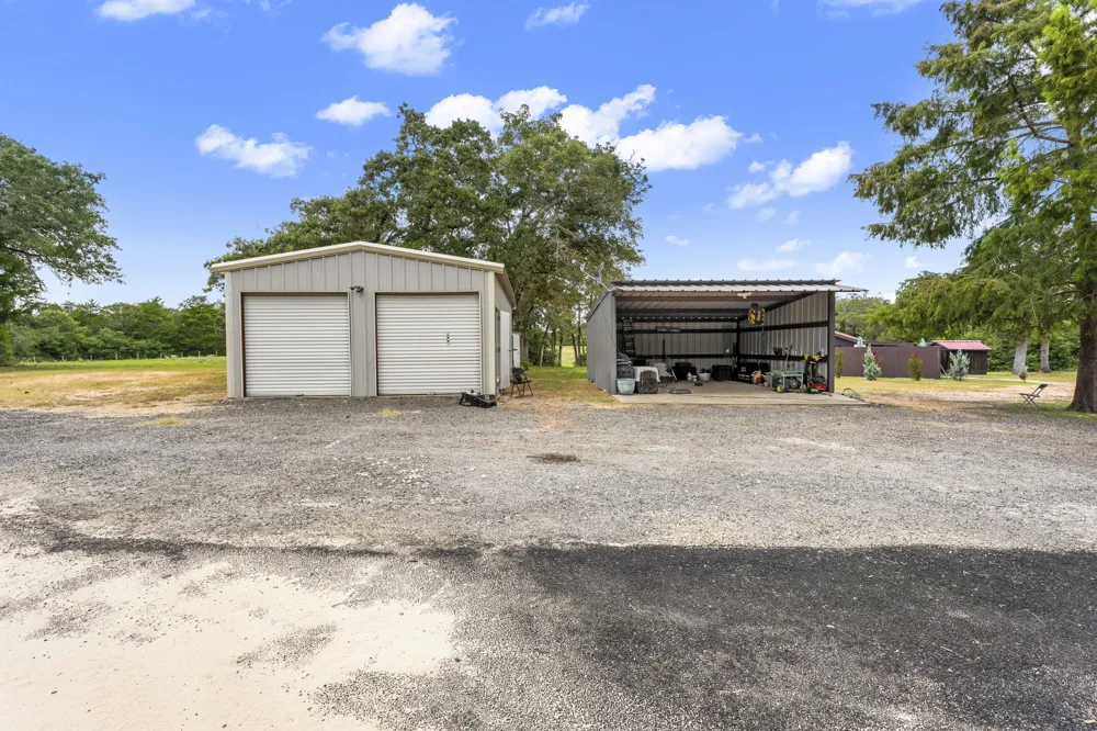 206 22 Hills Road Gause, TX 77857