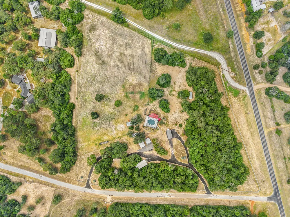 206 22 Hills Road Gause, TX 77857
