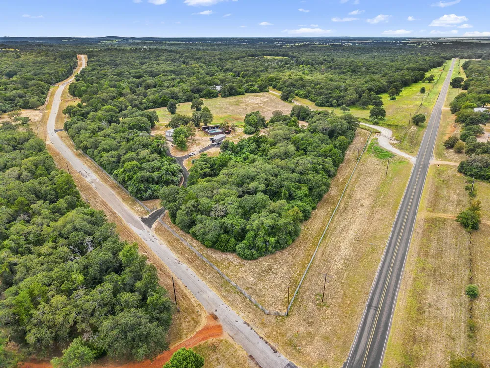 206 22 Hills Road Gause, TX 77857