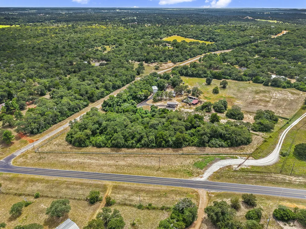 206 22 Hills Road Gause, TX 77857
