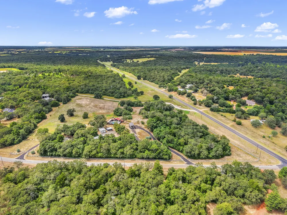 206 22 Hills Road Gause, TX 77857